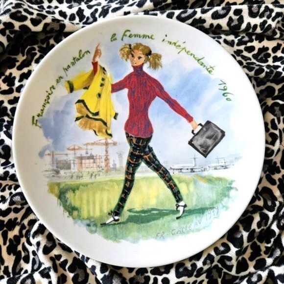 Limoges "Les Femmes Du Siecle" (Women of the Century) Vintage Decorative Plate - Picture 1 of 7